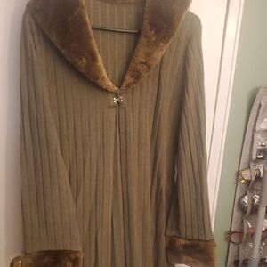 Elegant Forest Green Women's Cardigan with Faux Fur Trim